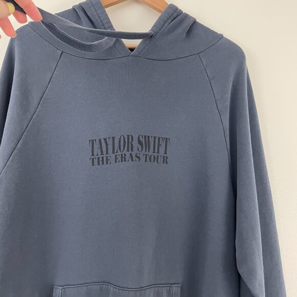 Taylor Swift The Eras Tour Graphic Pullover Hoodie Size Medium - Picture 7 of 7